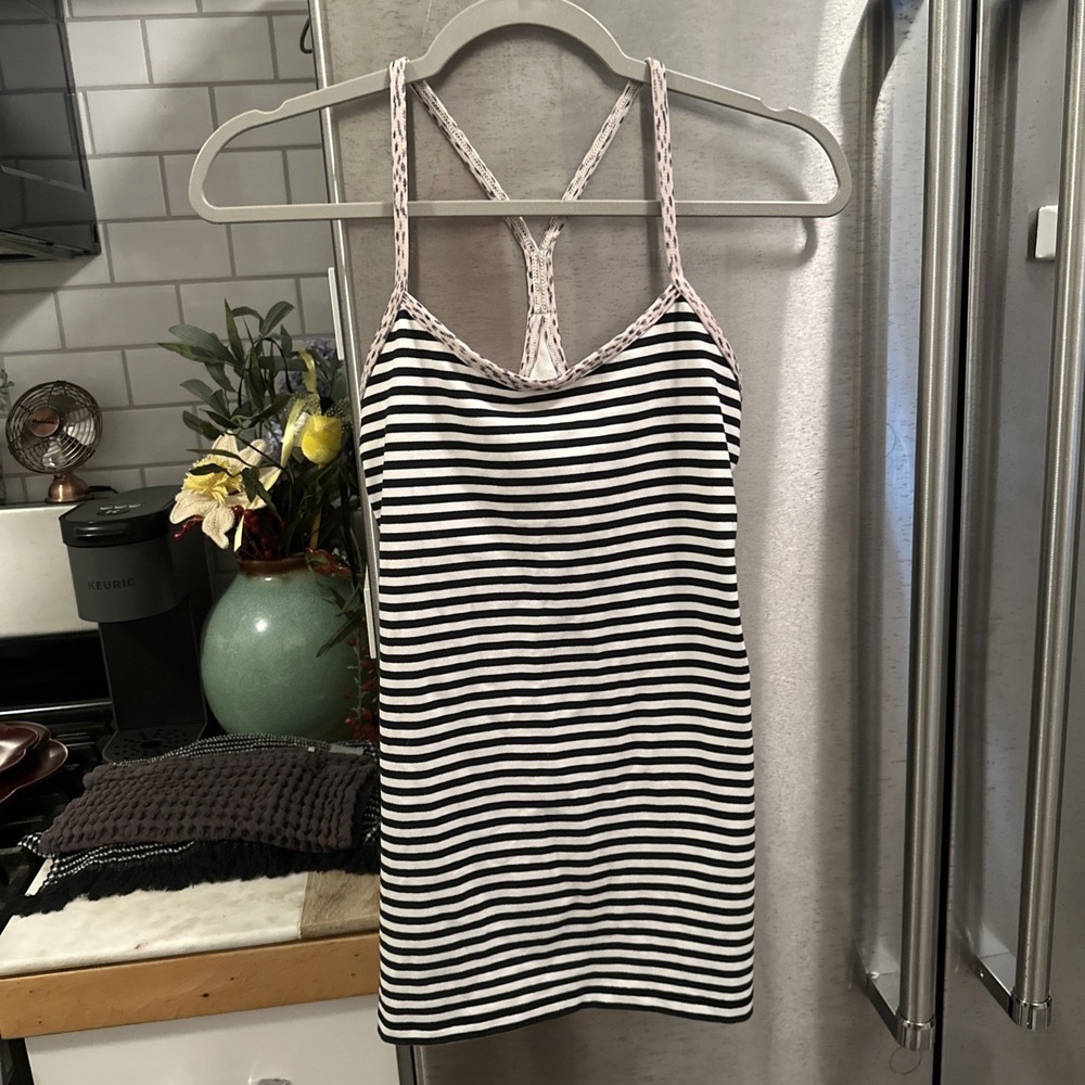 Lululemon Power Y Tank In Black And White Stripes SzM Yoga Gym Running All Day